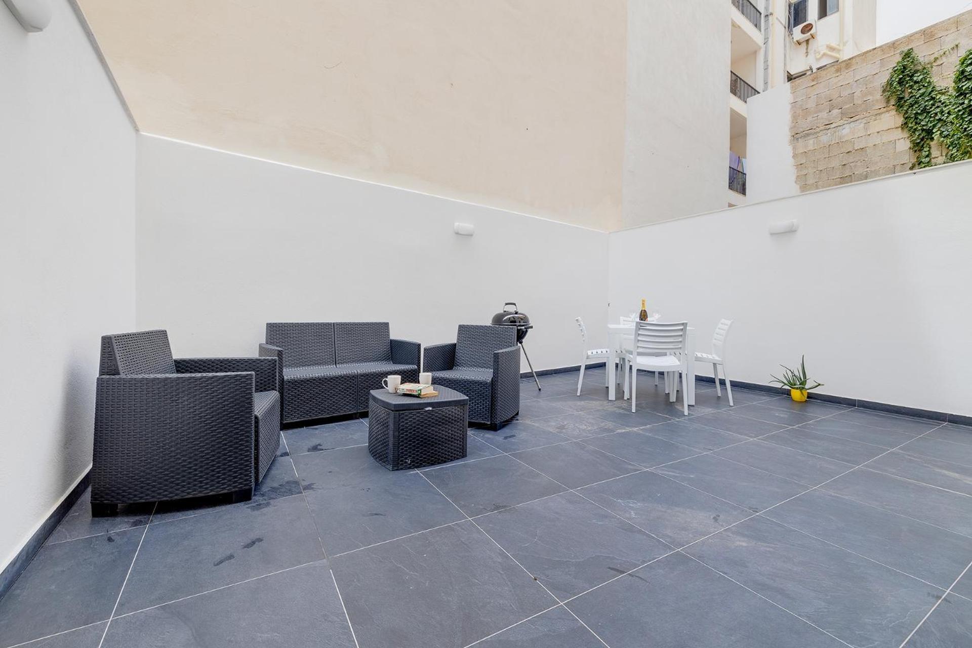2br Great Location With Terrace *