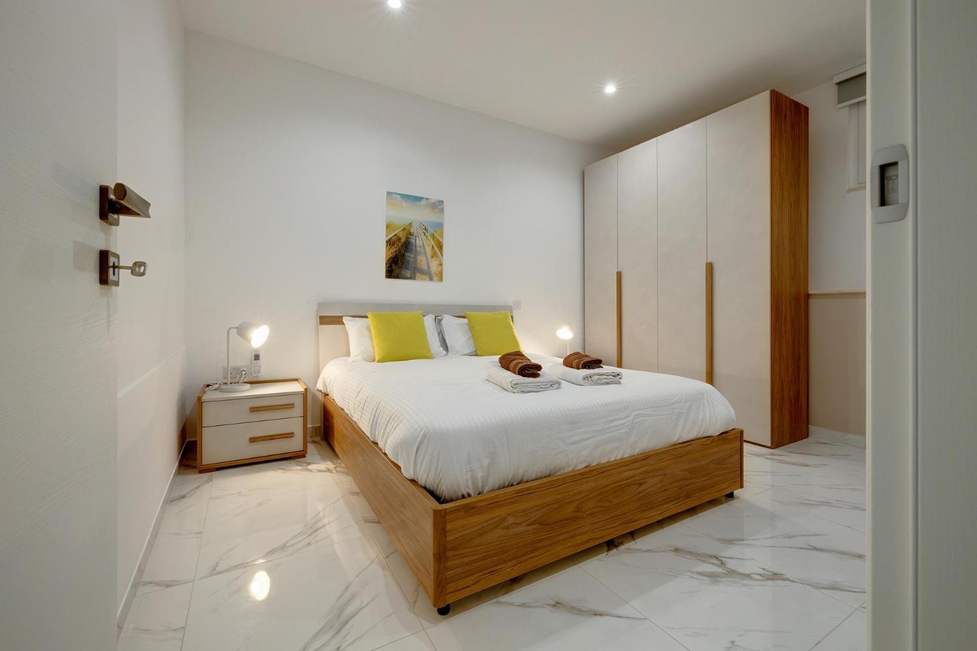 Apartment 2br Great Location With Terrace