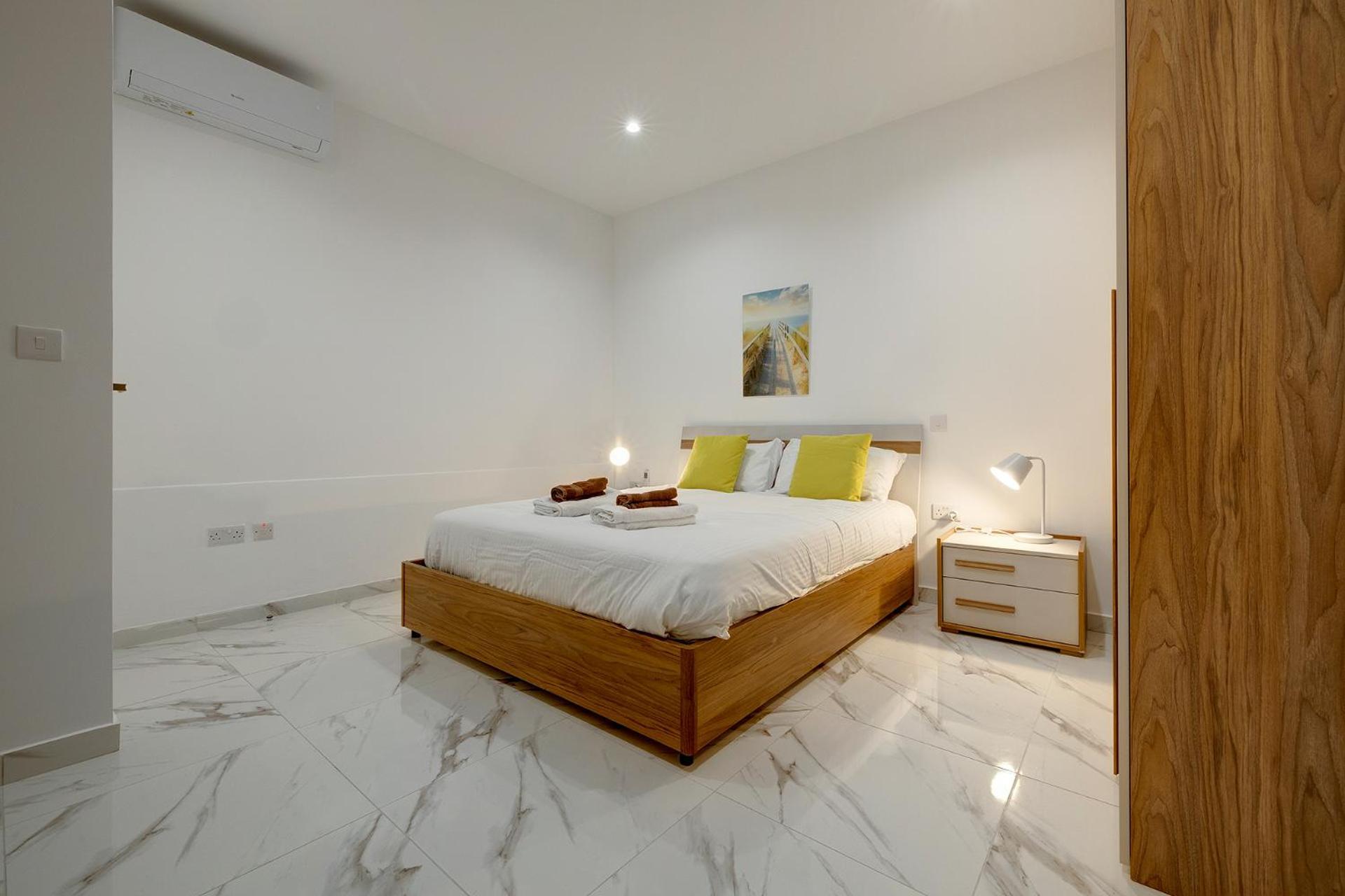 Apartment 2br Great Location With Terrace Sliema