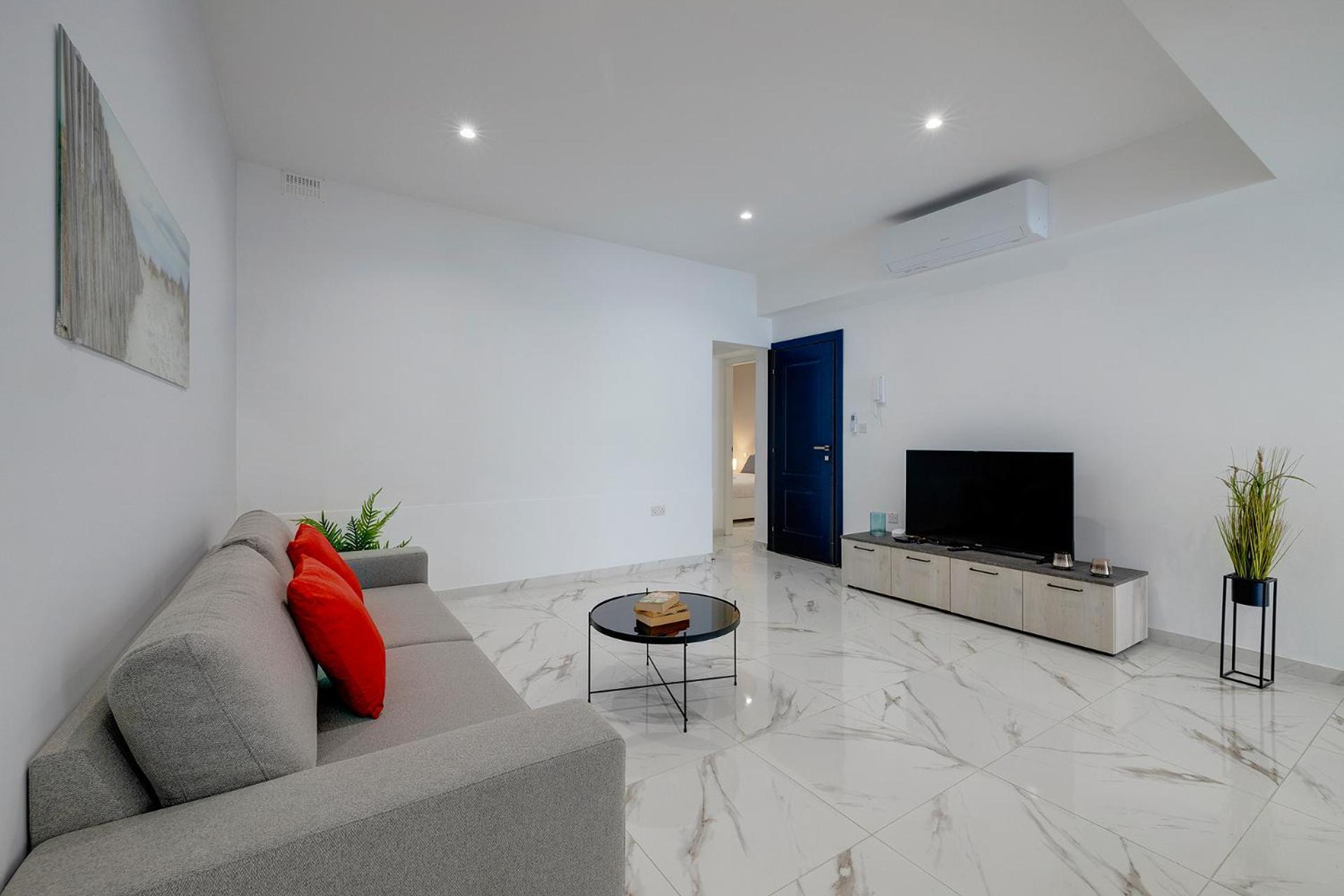 Apartment 2br Great Location With Terrace