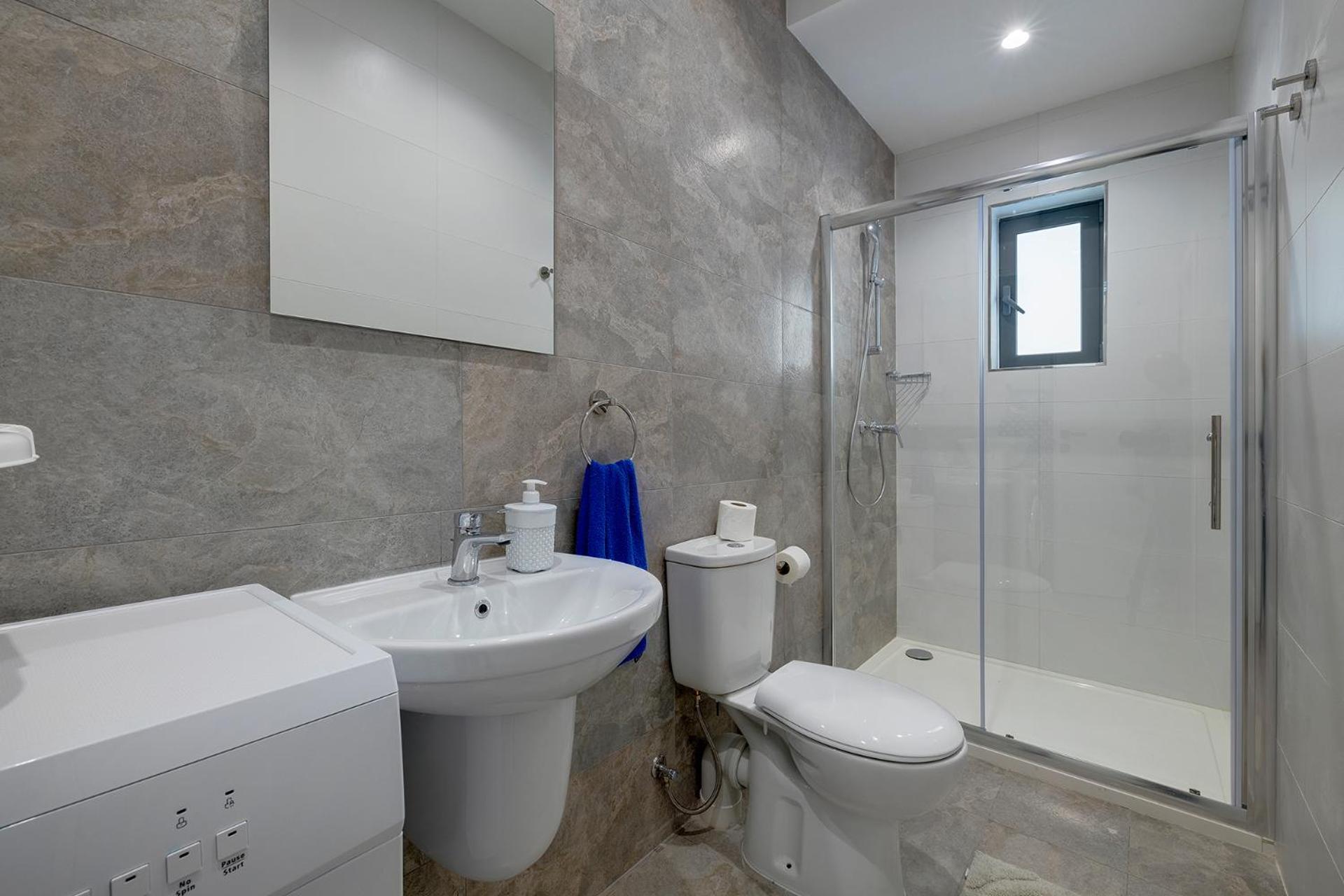 2br Great Location With Terrace