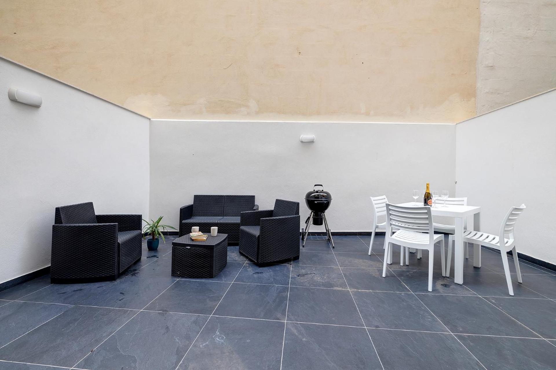 2br Great Location With Terrace Apartment *