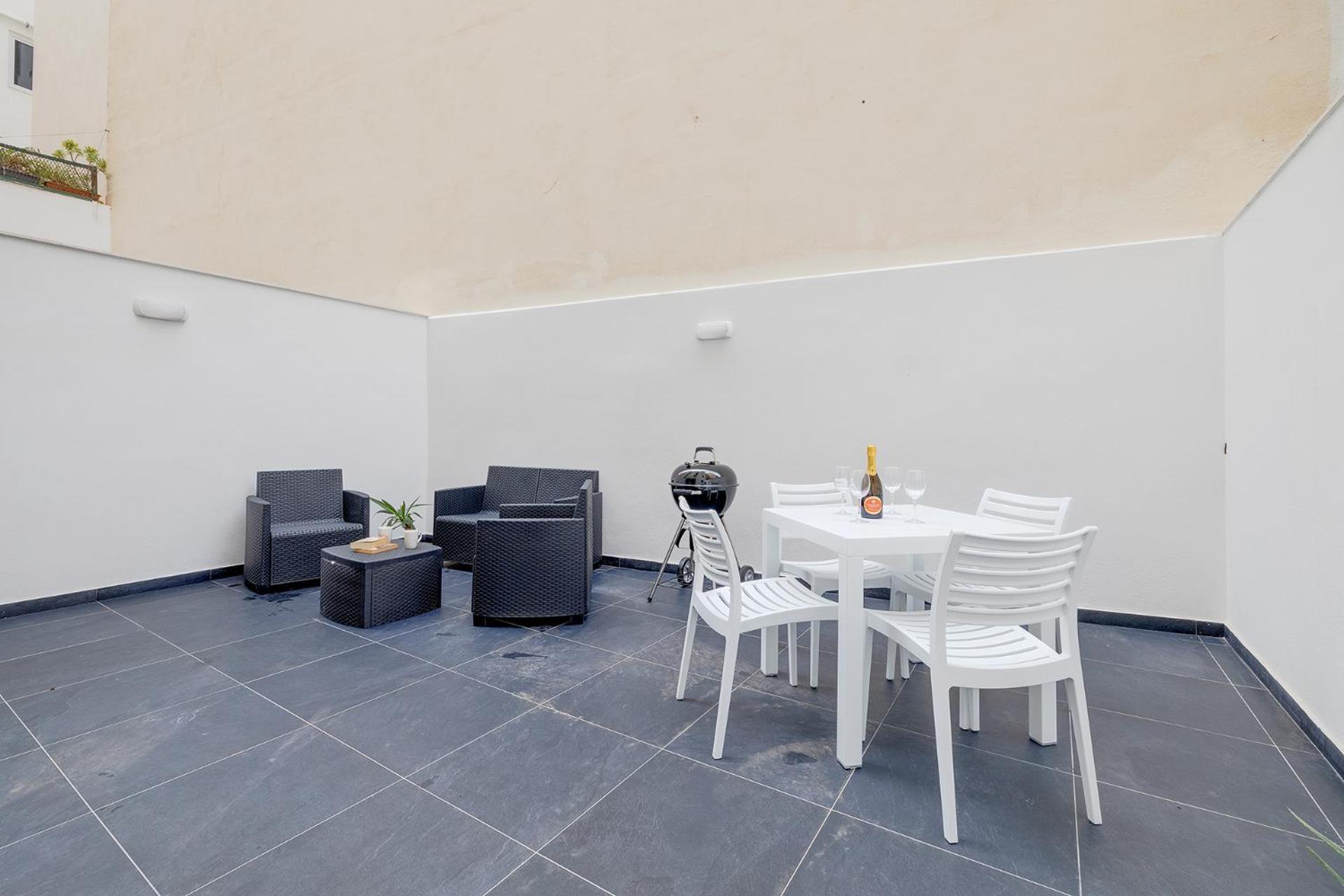 2br Great Location With Terrace *